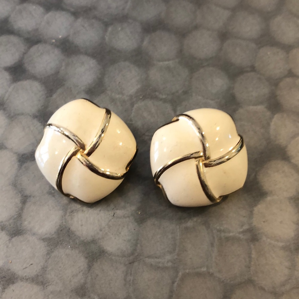 Vintage Enamel Clip on Earrings